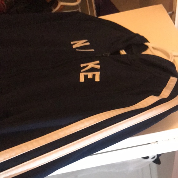 Vintage Nike sweater - Picture 2 of 4